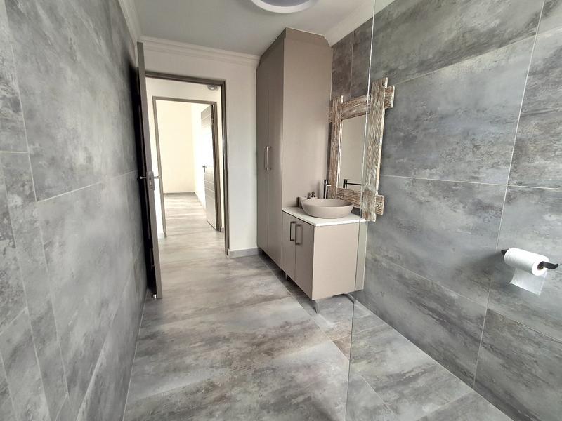 3 Bedroom Property for Sale in Britannia Bay Western Cape